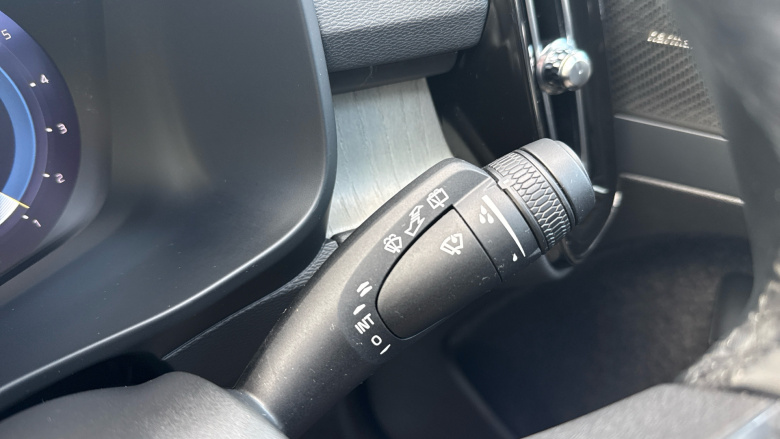 Volvo XC40 2.0 B4P Ultra Dark 5dr Auto Petrol Estate